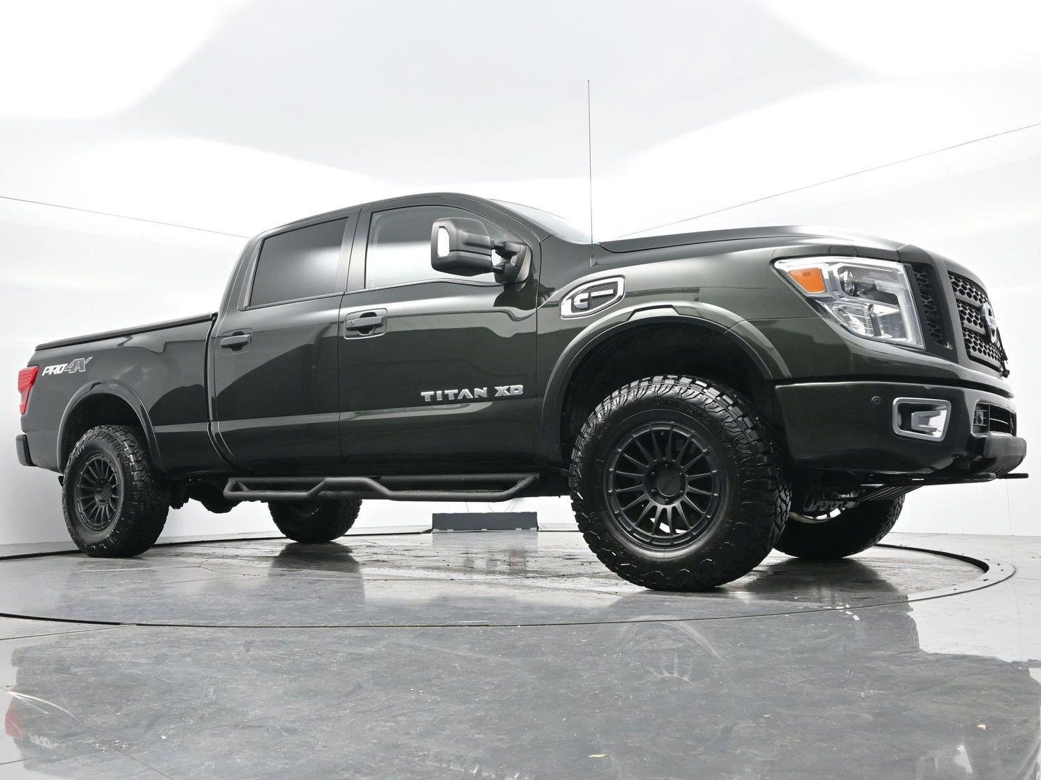 Used 2019 Nissan Titan PRO-4X w/ Pro-4x Convenience Package AWD/4WD image 45