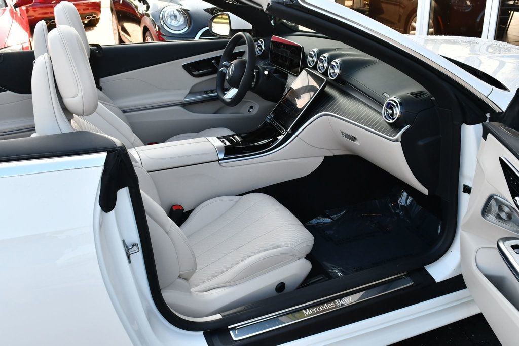Used 2024 Mercedes-Benz CLE 450 4MATIC Cabriolet image 57