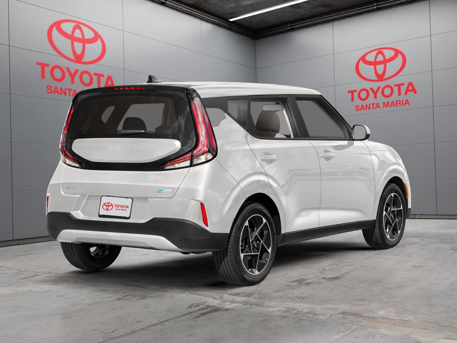 Used 2024 Kia Soul EX image 2