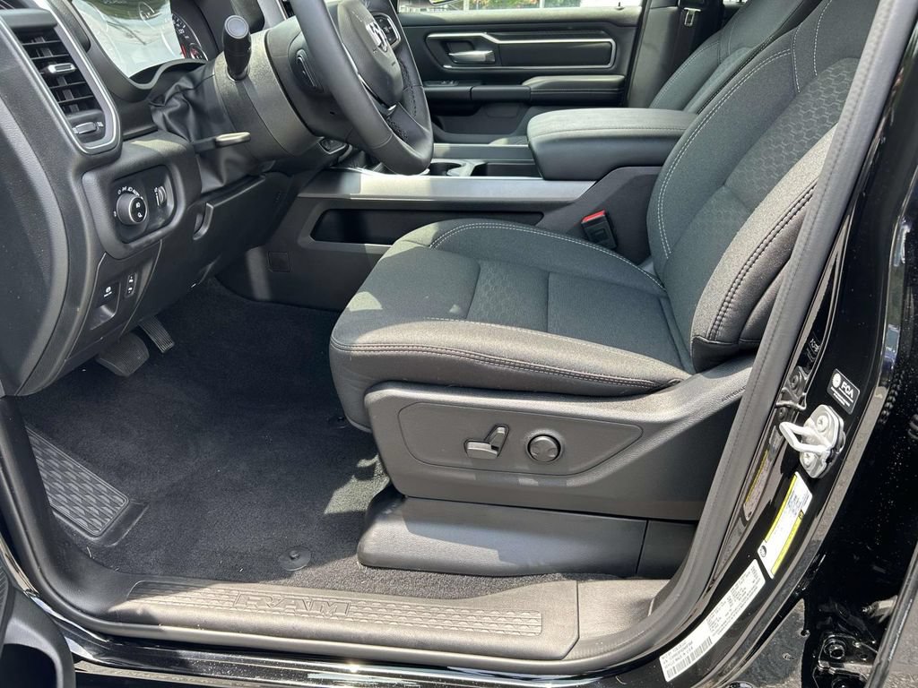 Used 2025 RAM 1500 Big Horn RWD image 17