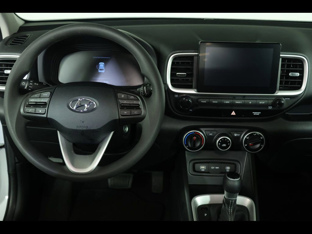 Used 2026 Hyundai Venue SE FWD image 14