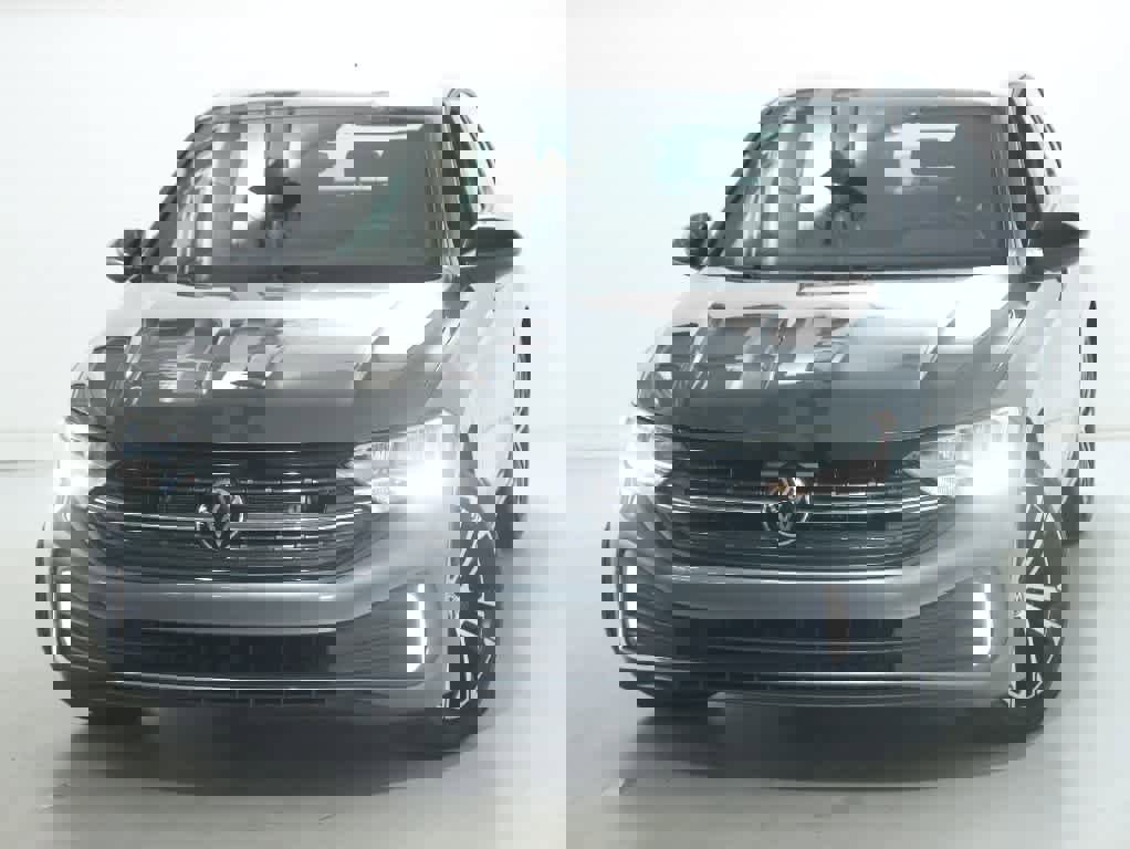 Used 2024 Volkswagen Jetta Sport image 3