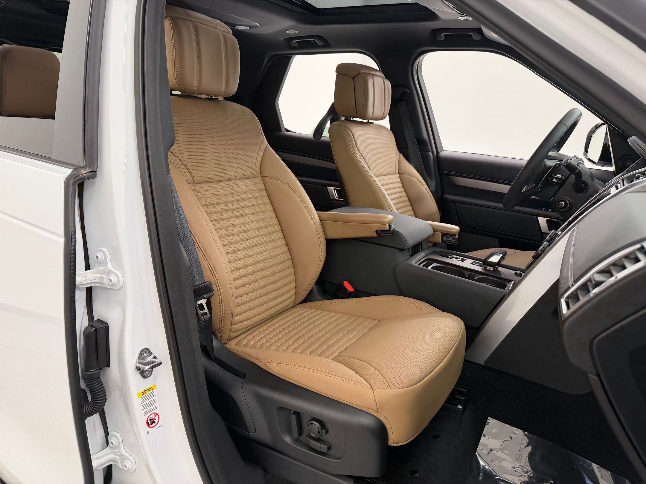 New 2026 Land Rover Discovery Limited Edition AWD/4WD image 24