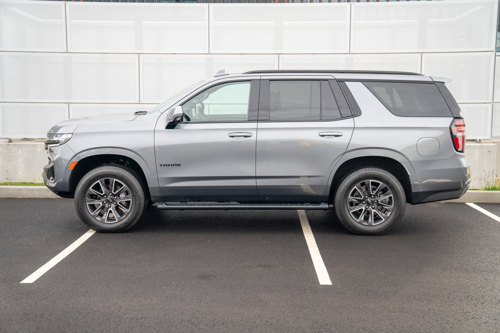 Used 2021 Chevrolet Tahoe Z71 w/ Z71 Off-Road Package image 2