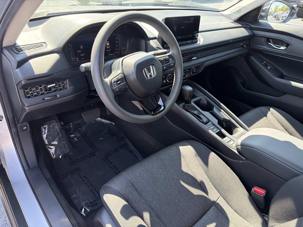 Used 2025 Honda Accord SE image 24