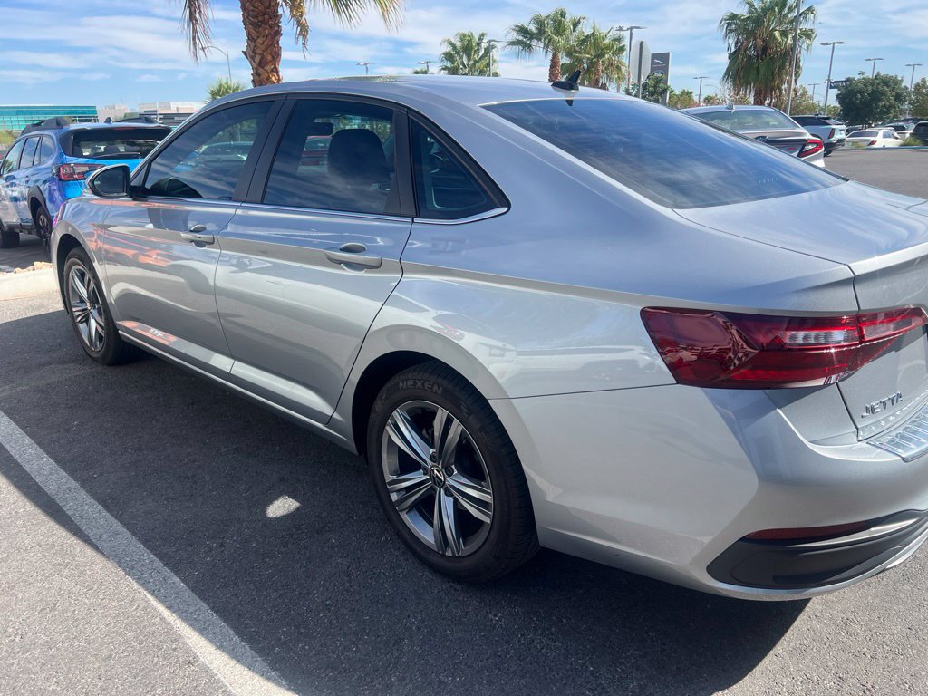 Used 2023 Volkswagen Jetta SE FWD image 32