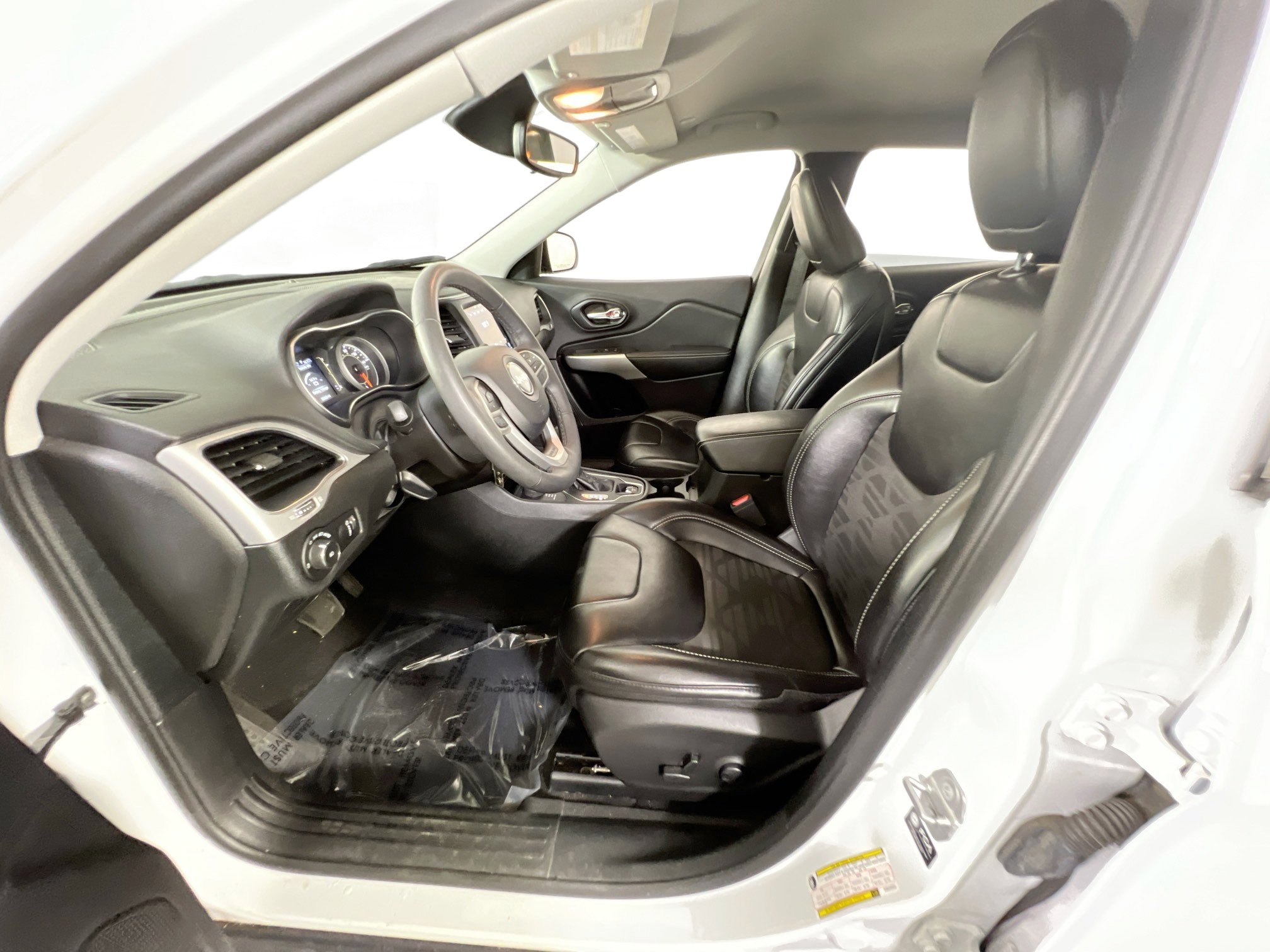 Used 2022 Jeep Cherokee Latitude image 20