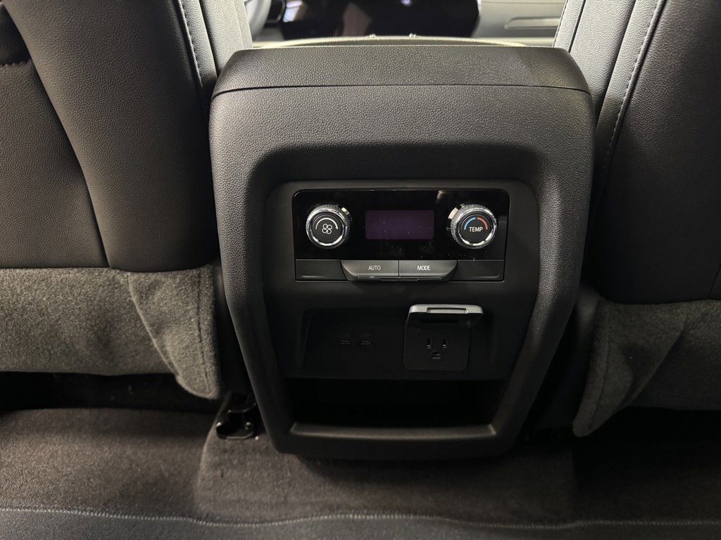 New 2026 Chevrolet Traverse LT w/ Sun and Wheel Package image 18