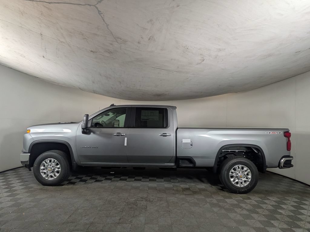 New 2026 Chevrolet Silverado 3500 LT AWD/4WD image 3