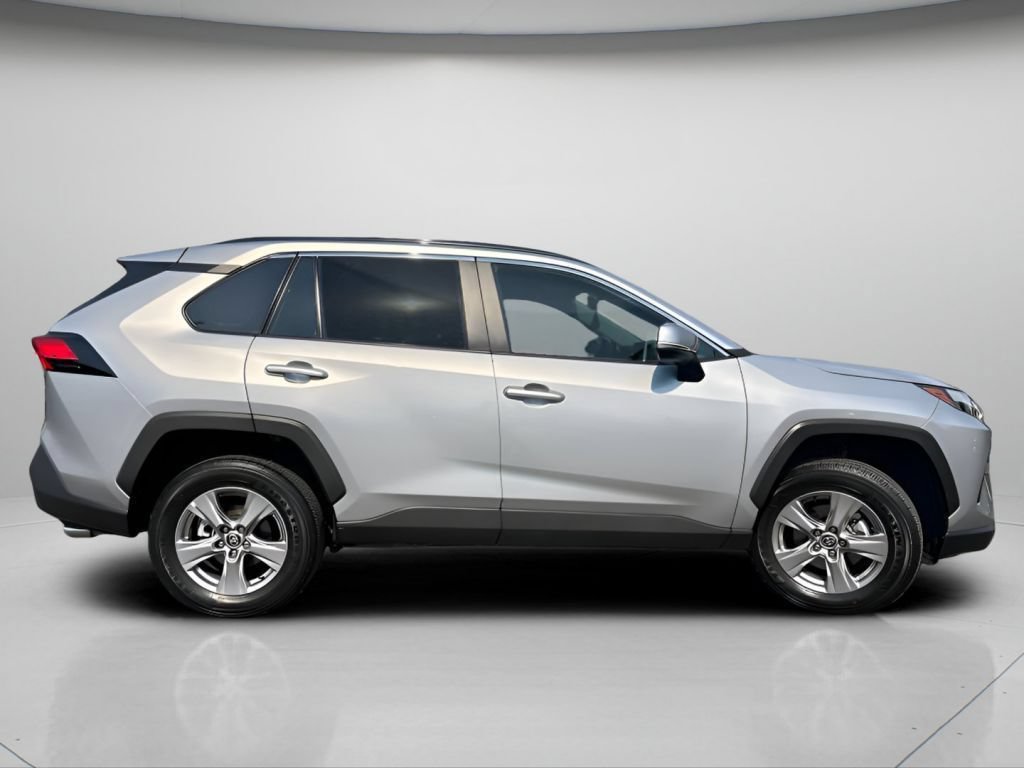 Used 2025 Toyota RAV4 XLE w/ Convenience Package AWD/4WD image 4
