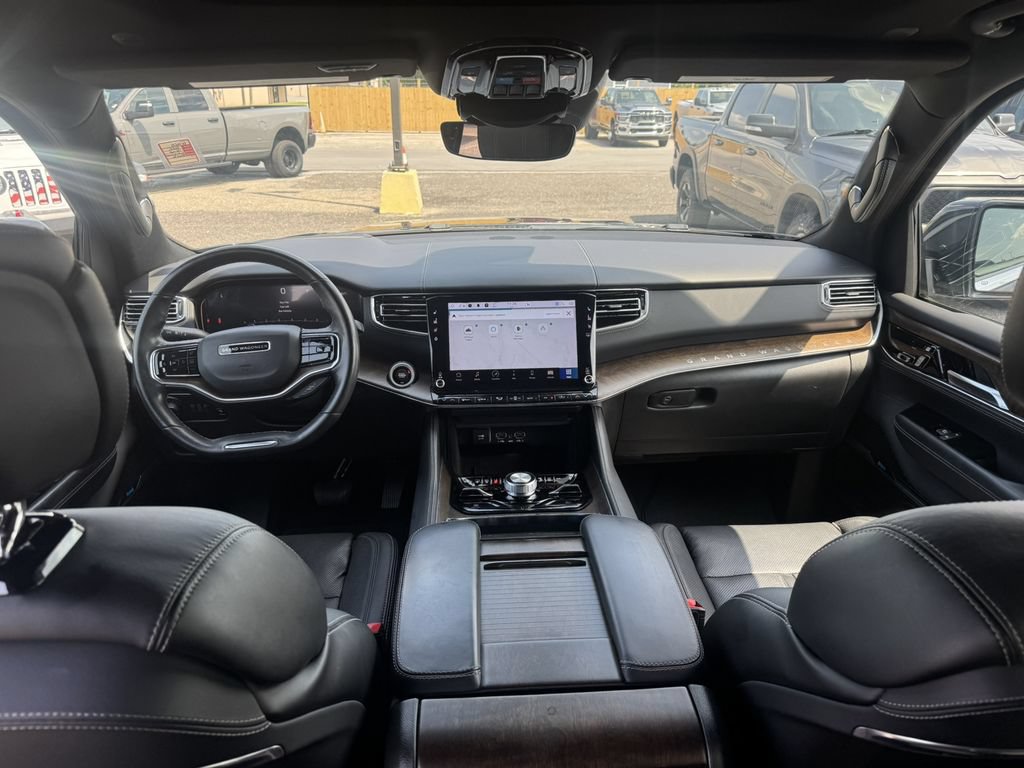 Used 2022 Jeep Grand Wagoneer Series I w/ Flexible Seating Group AWD/4WD image 12