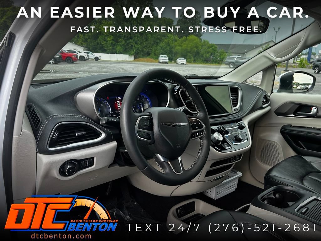 Used 2023 Chrysler Pacifica Touring-L AWD/4WD image 10