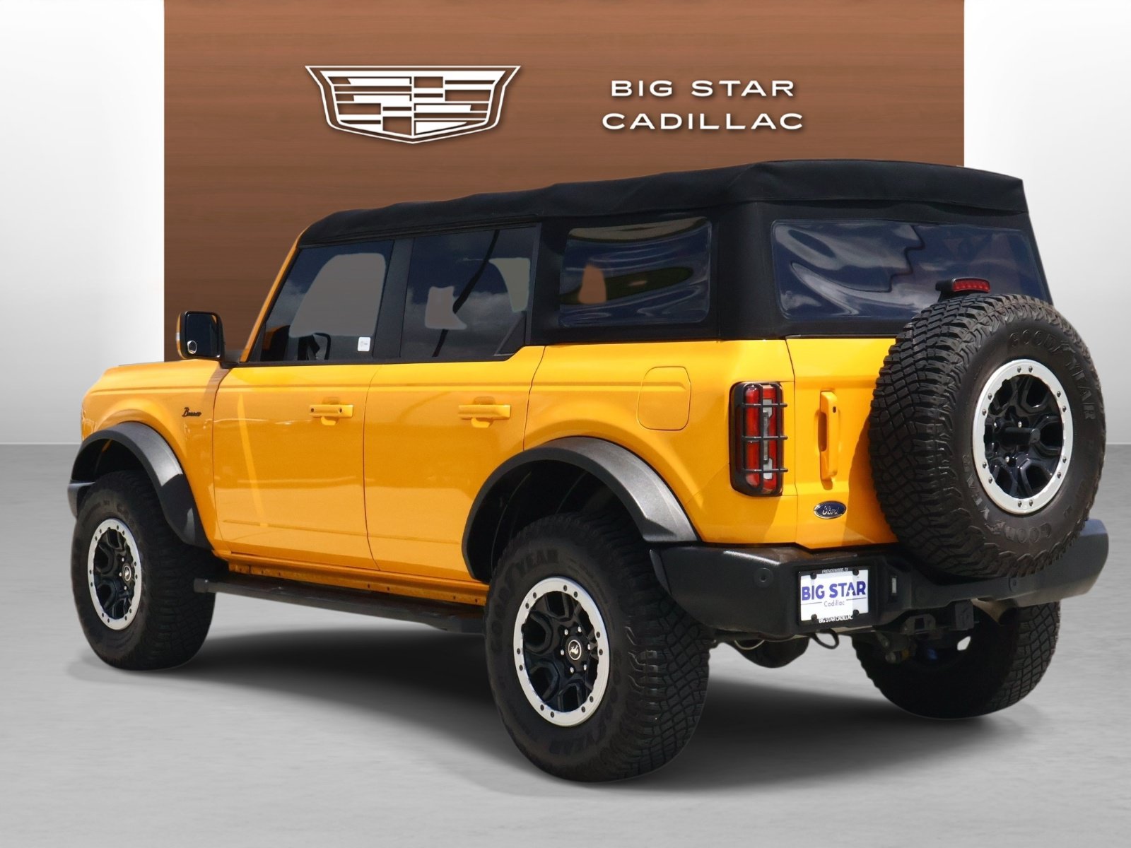 Used 2022 Ford Bronco Outer Banks w/ Sasquatch Package AWD/4WD image 3