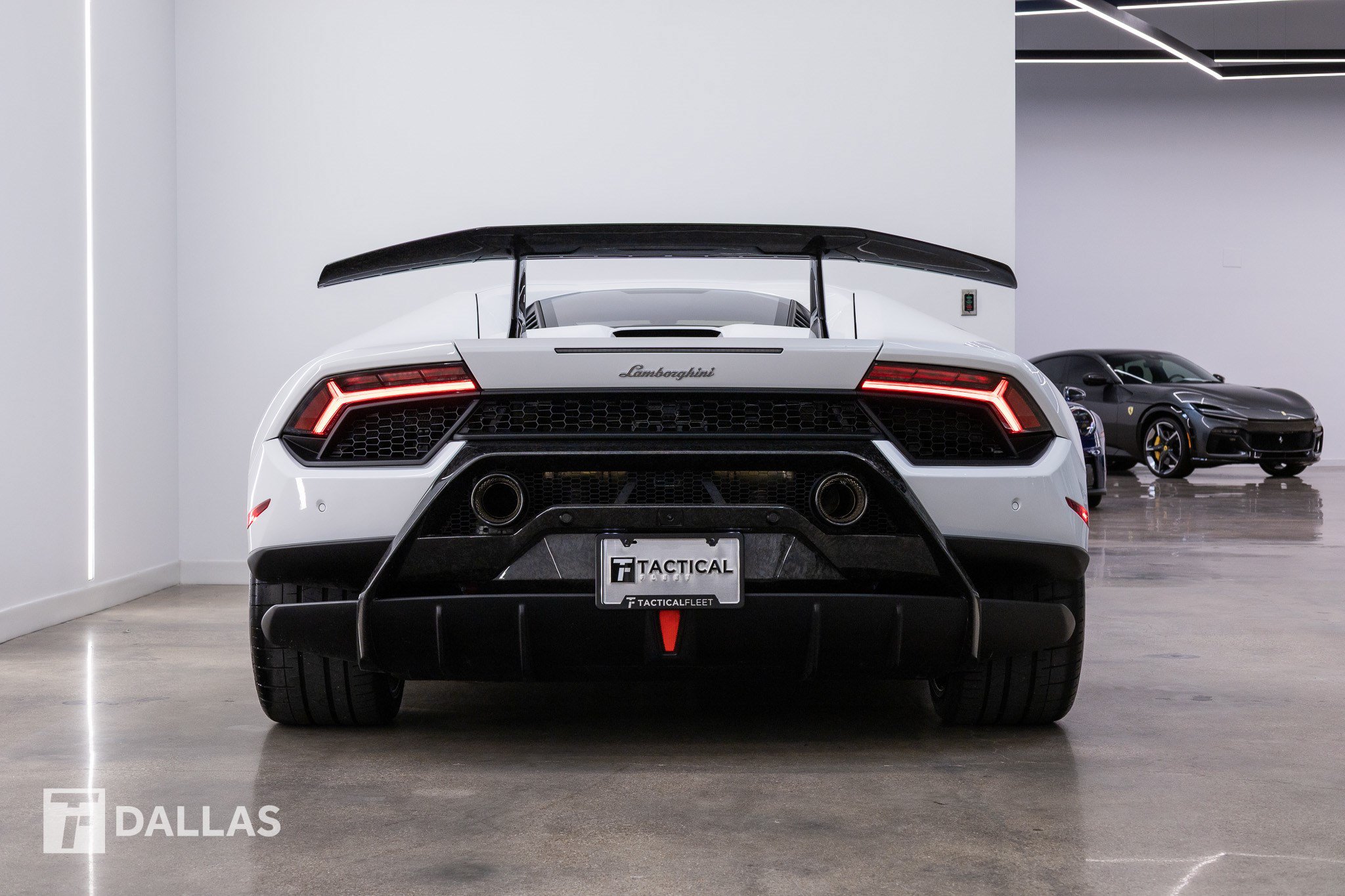 Used 2018 Lamborghini Huracan Performante AWD/4WD image 12