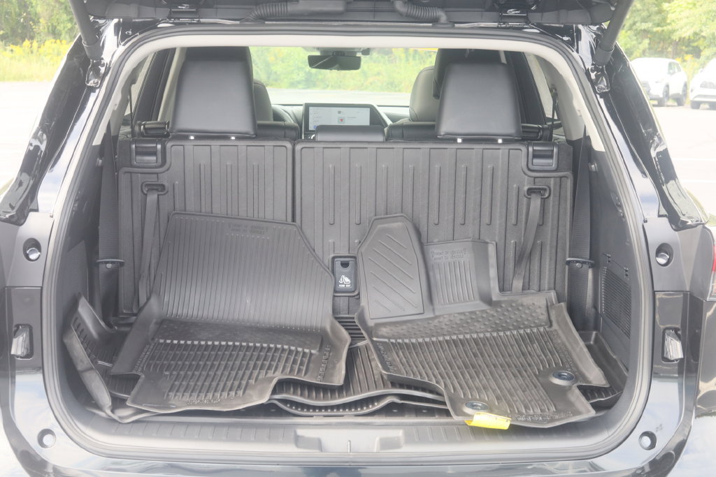 Used 2026 Toyota Highlander Platinum AWD/4WD image 19