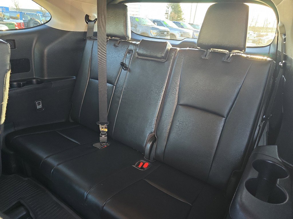 Used 2020 Toyota Highlander XLE image 19