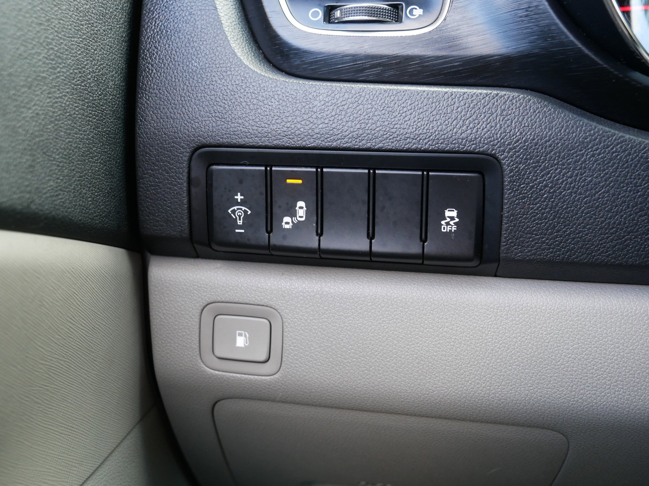 Certified 2019 Kia Sedona EX FWD image 26