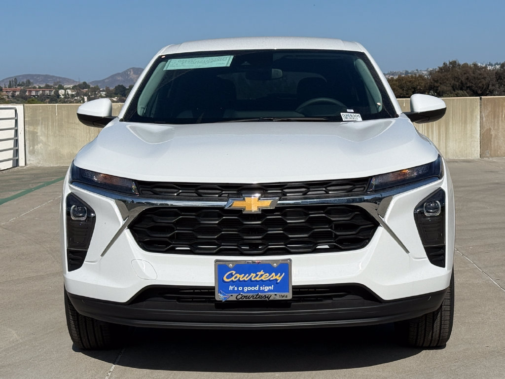 New 2026 Chevrolet Trax LS w/ LS Convenience Package FWD image 4