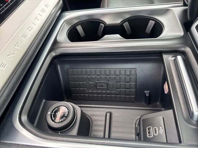 Used 2025 Ford Expedition Max Active AWD/4WD image 29