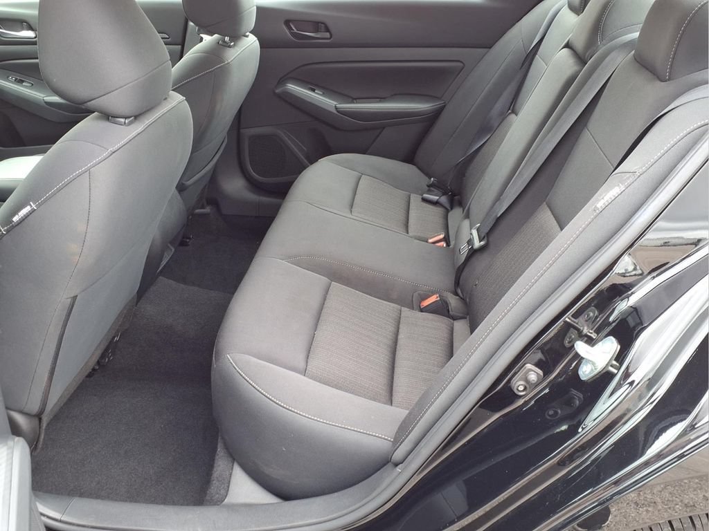 Used 2025 Nissan Altima 2.5 SV FWD image 23