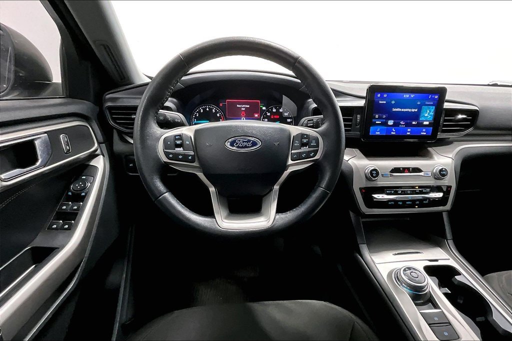 Used 2024 Ford Explorer XLT RWD image 6