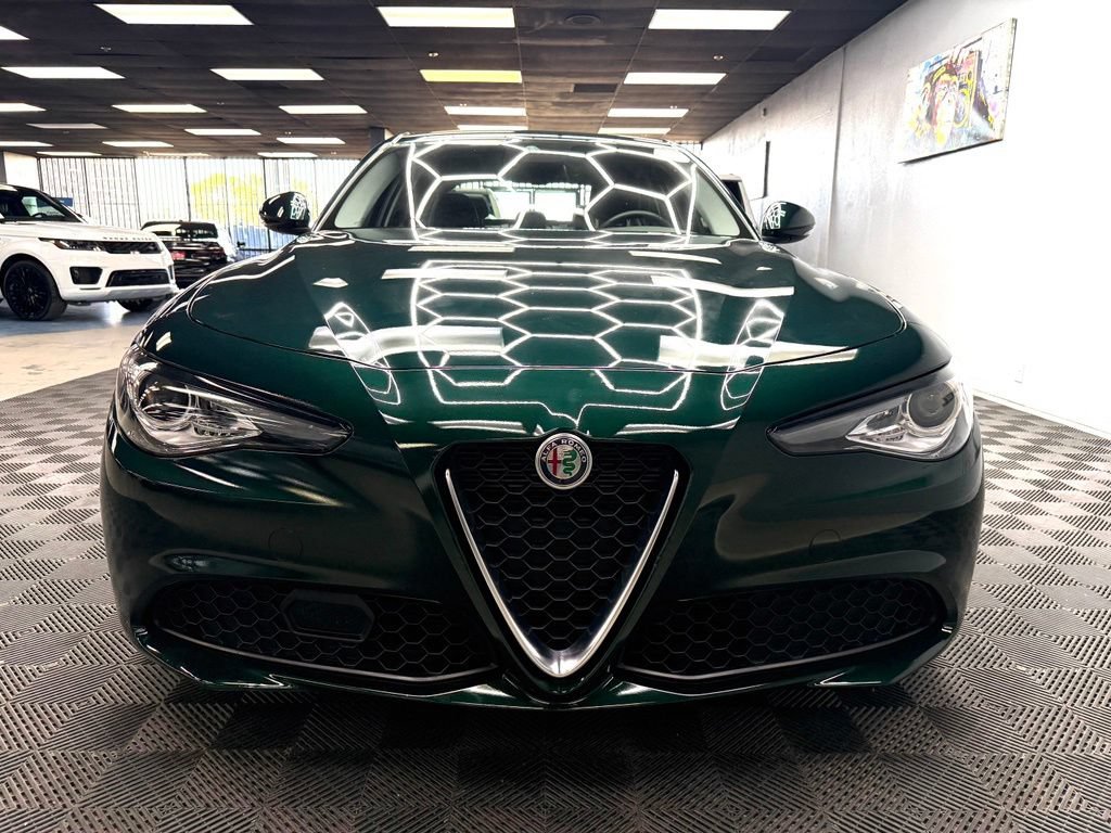 Used 2020 Alfa Romeo Giulia RWD image 4