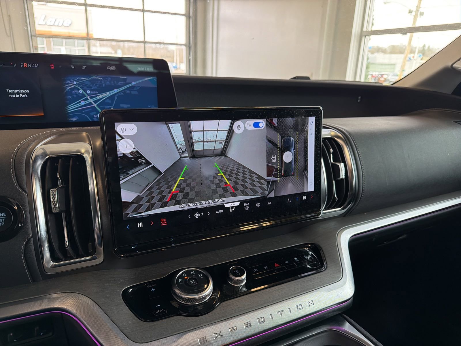 Used 2025 Ford Expedition Platinum image 32