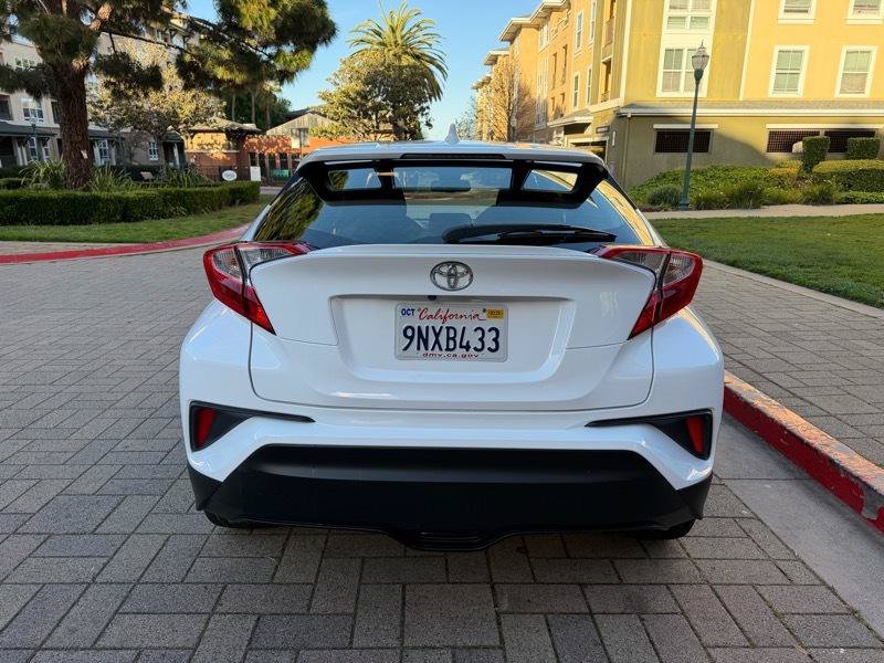 Used 2019 Toyota C-HR LE FWD image 9
