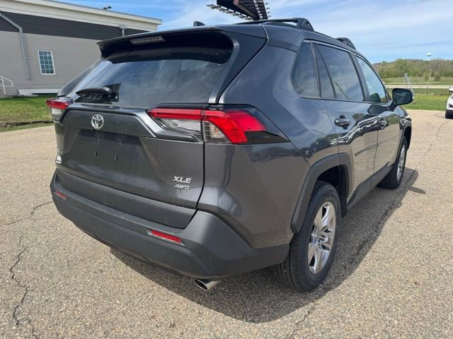 Used 2025 Toyota RAV4 XLE AWD/4WD image 12