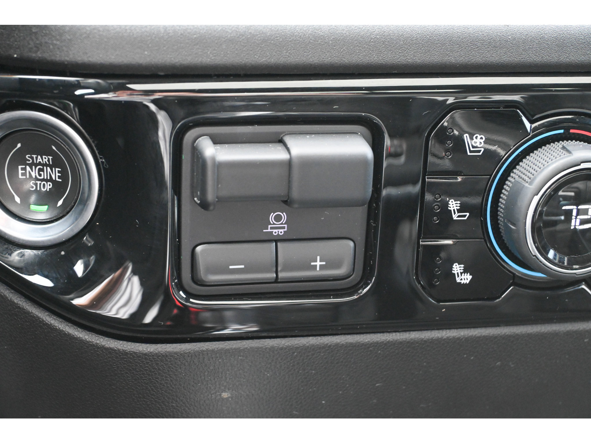 Used 2024 Chevrolet Silverado 1500 LTZ w/ LTZ Premium Package AWD/4WD image 46