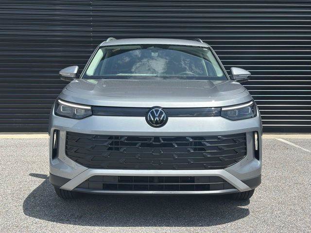 Used 2025 Volkswagen Tiguan S FWD image 4