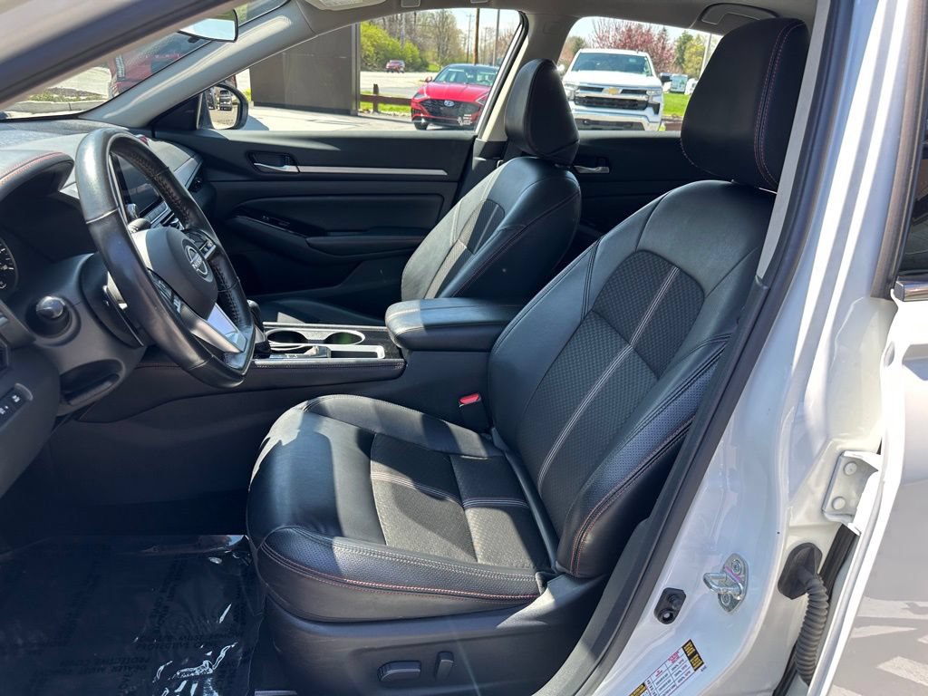 Used 2024 Nissan Altima 2.5 SR FWD image 13