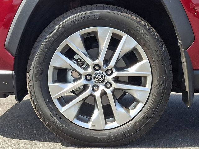 Used 2025 Toyota RAV4 XLE Premium image 8