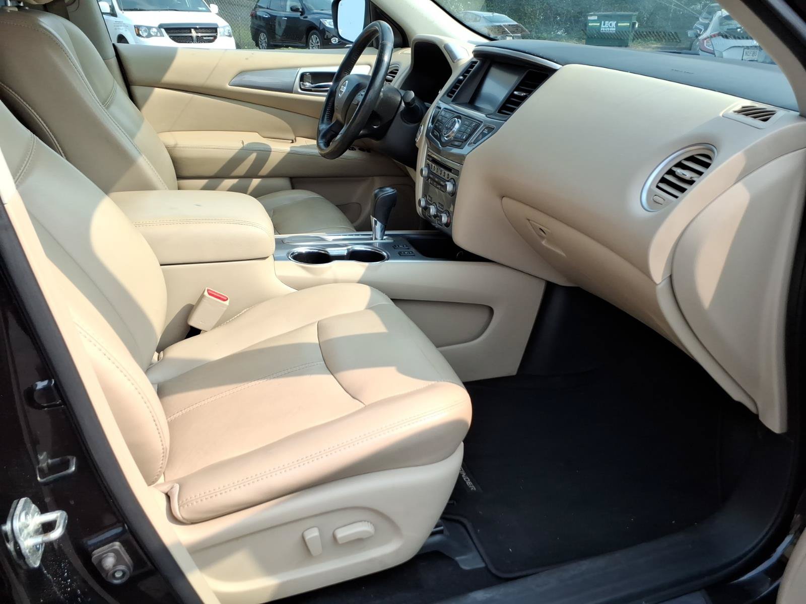Used 2019 Nissan Pathfinder SL FWD image 30