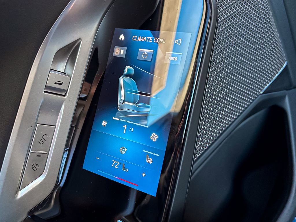 New 2026 BMW 740i xDrive w/ Premium Package image 31