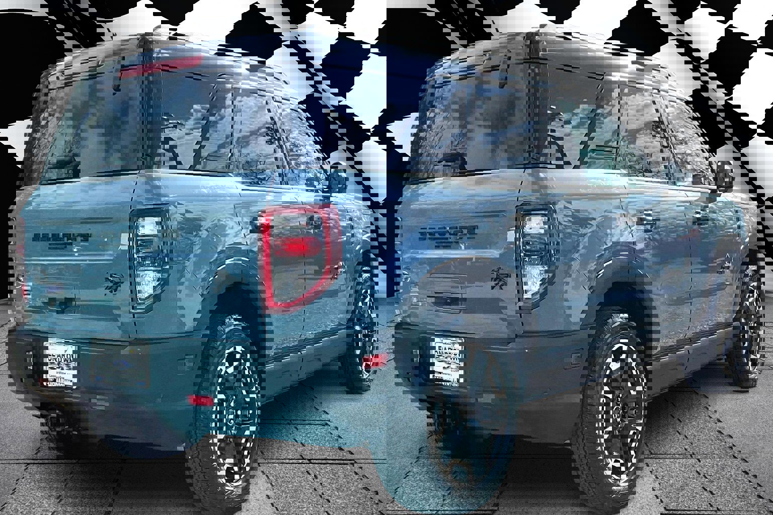 Used 2021 Ford Bronco Sport Outer Banks image 2