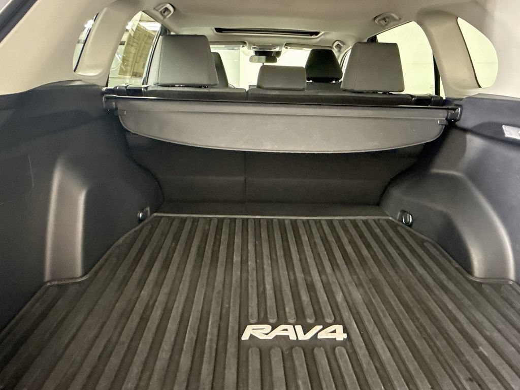 Certified 2020 Toyota RAV4 XLE w/ Convenience Package AWD/4WD image 26