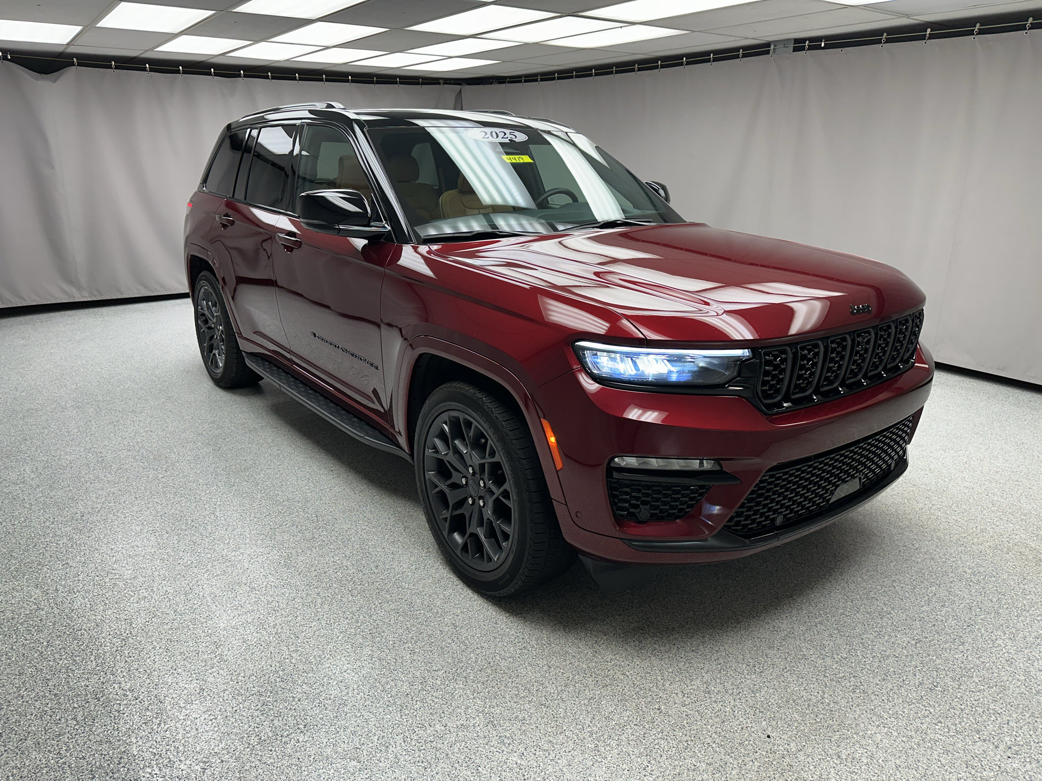 Used 2025 Jeep Grand Cherokee Summit w/ Adv Protech Group IV AWD/4WD image 26