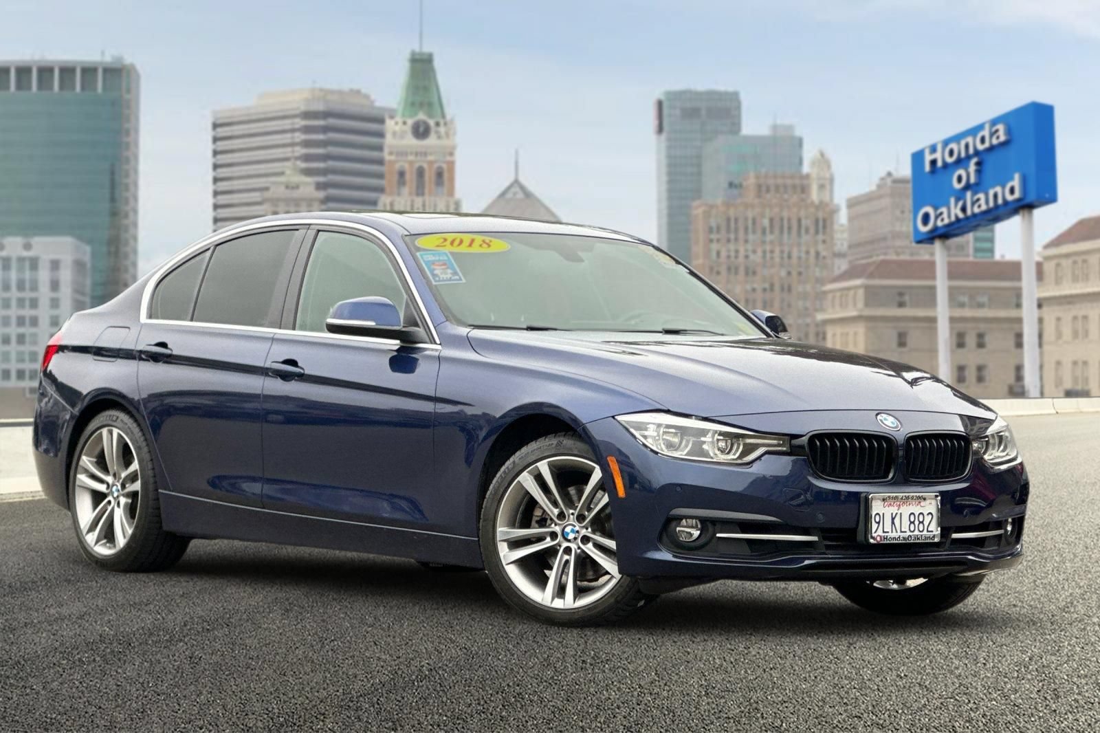 Used 2018 BMW 330i Sedan w/ Convenience Package RWD image 3