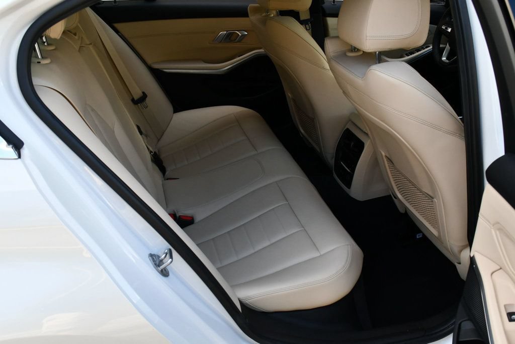 Used 2019 BMW 330i Sedan w/ Convenience Package RWD image 16