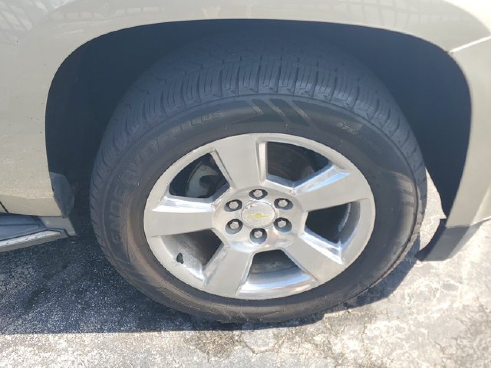 Used 2015 Chevrolet Suburban LTZ RWD image 10