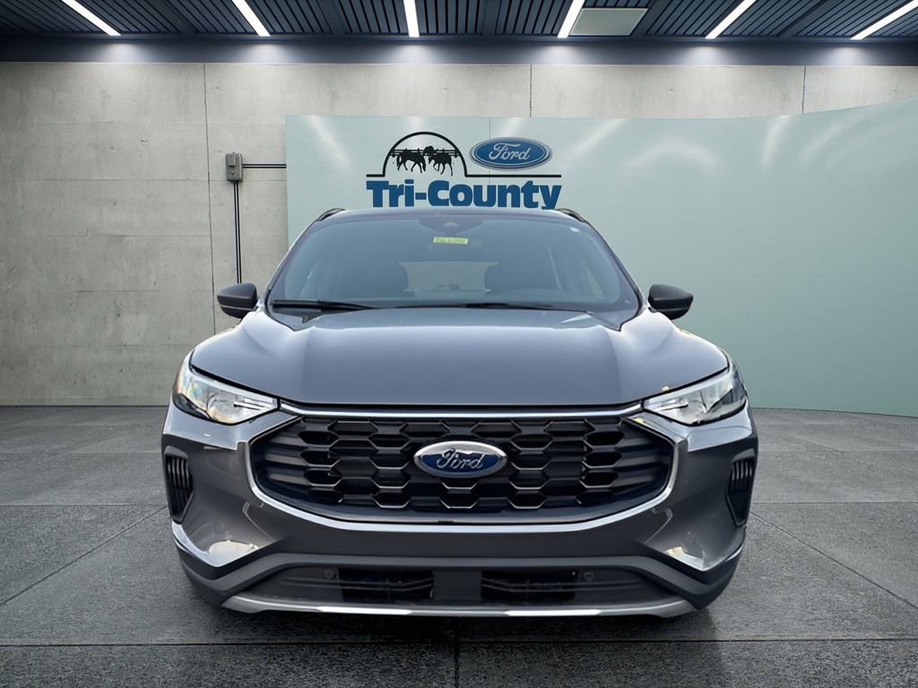 Used 2025 Ford Escape ST-Line w/ Equipment Group 301A image 2