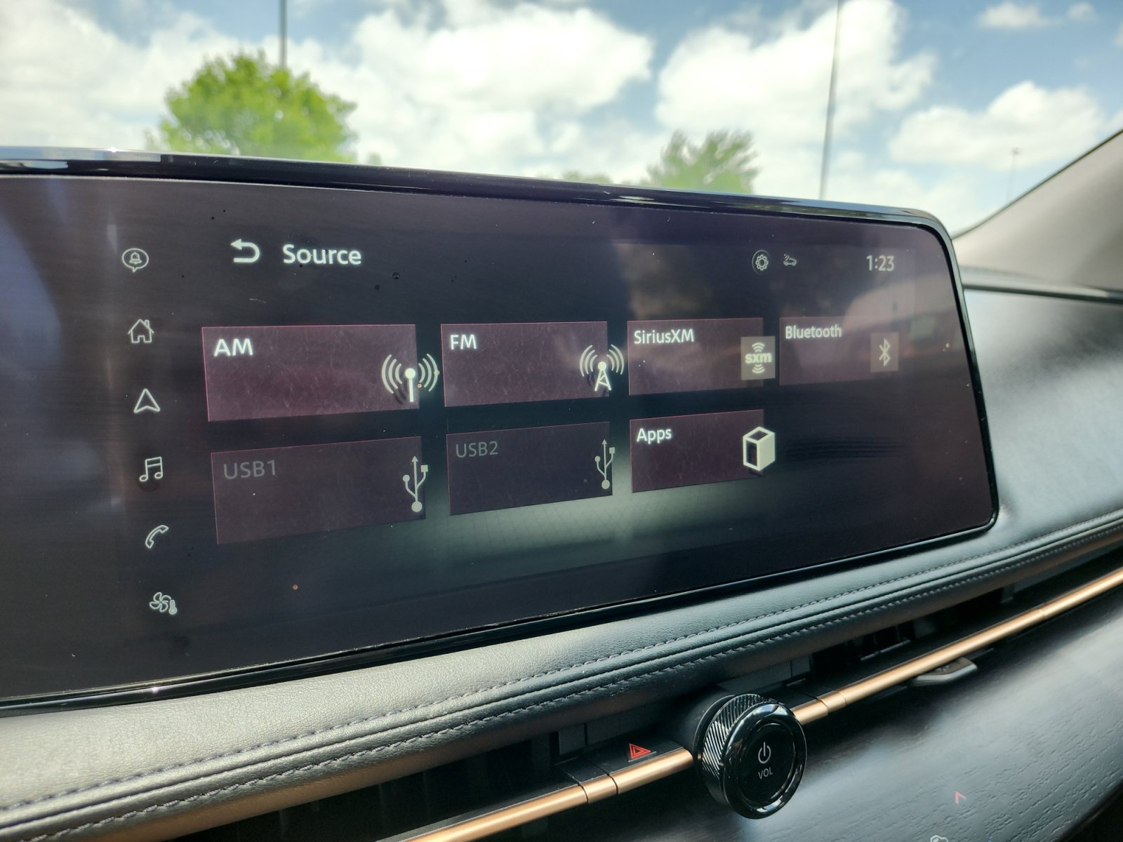 Used 2023 Nissan Ariya AWD image 19