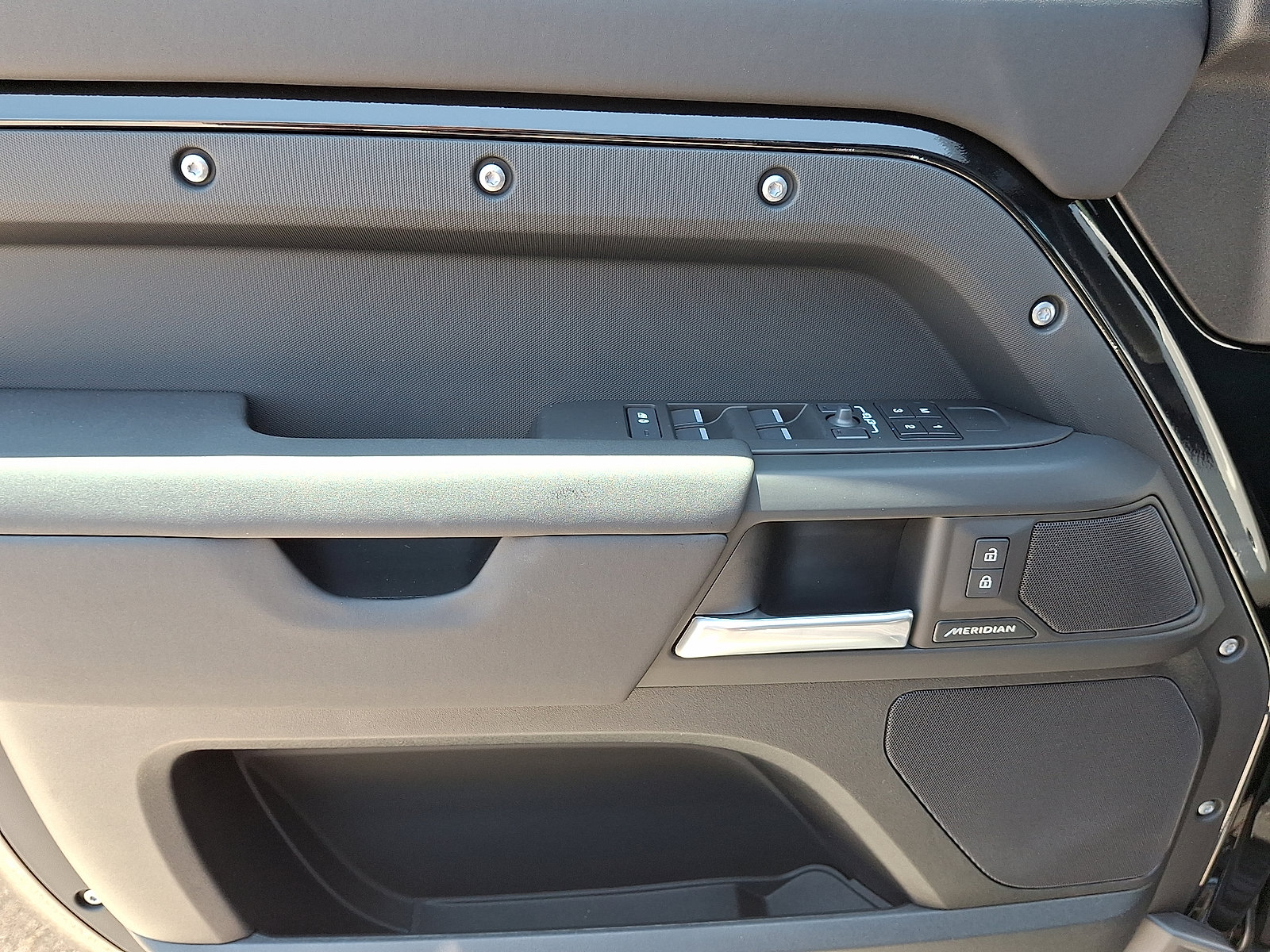 Certified 2025 Land Rover Defender 110 S image 5