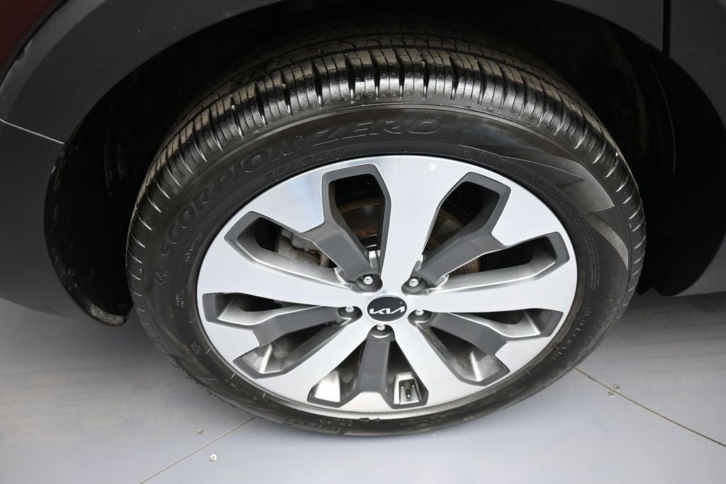 Certified 2022 Kia Telluride EX w/ EX Premium Package FWD image 12