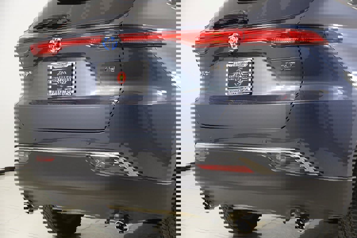 Used 2023 Toyota Venza XLE image 40