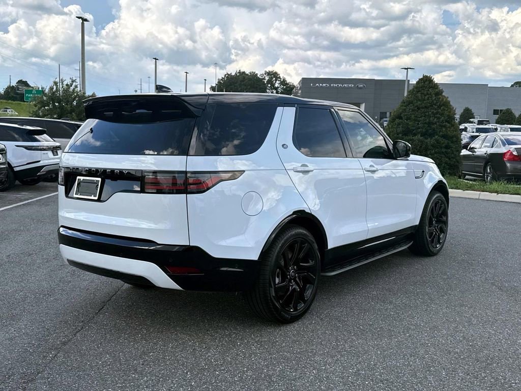 New 2025 Land Rover Discovery Dynamic SE image 6