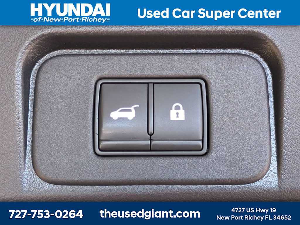 Used 2022 Nissan Rogue SV w/ SV Premium Package FWD image 13