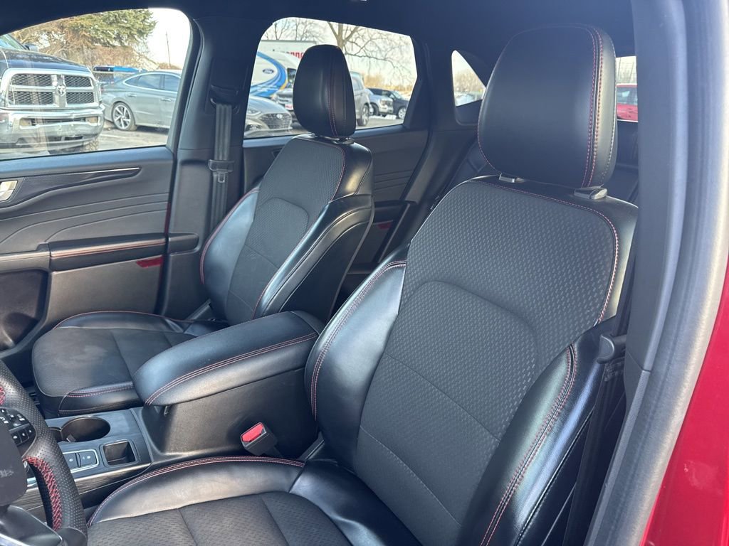 Certified 2023 Ford Escape ST-Line w/ Tech Pack #1 image 5