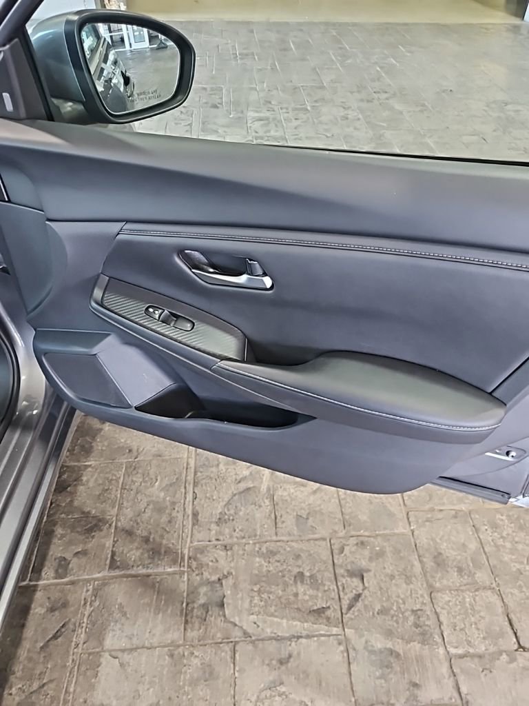 Used 2024 Nissan Sentra SV image 11